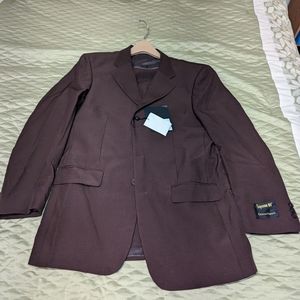 Men's Suit - NWT - 40R/33W